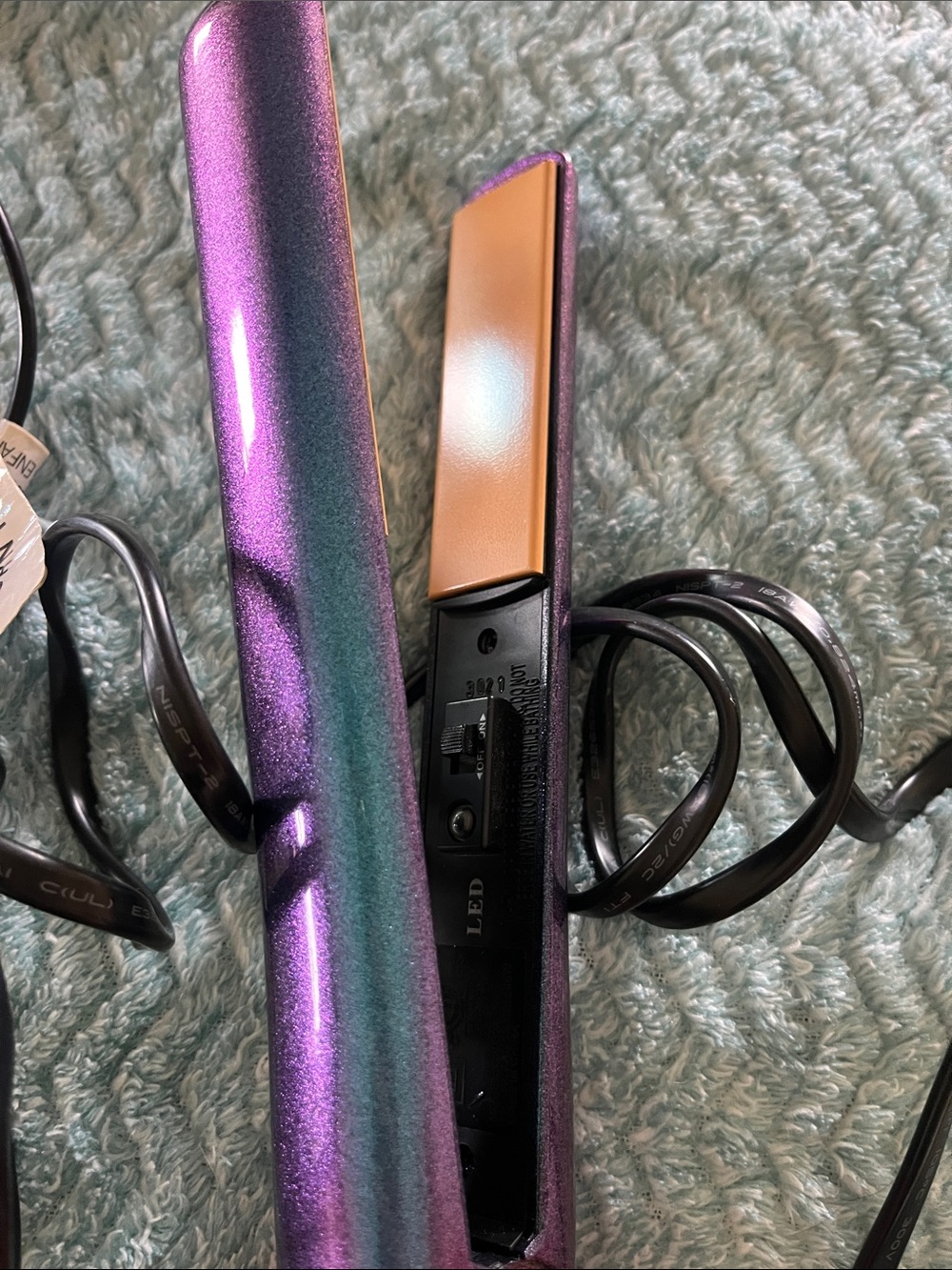 CHI Iridescent Purple-Blue Hair Straightener - Smooth, Fast Styling - Picture 7 of 9